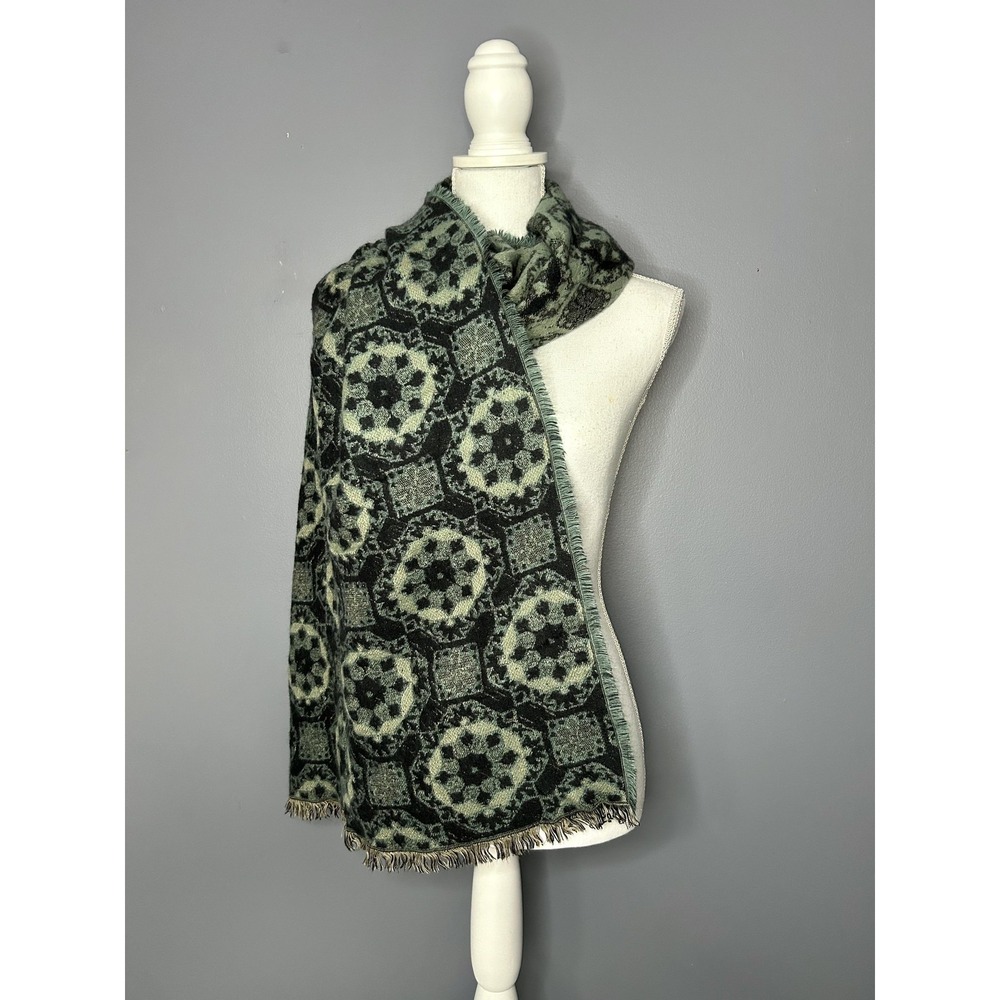 Urban Outfitters Scarf OS Green Geometric Knit Fringe Boho Western‎ Wrap Shawl